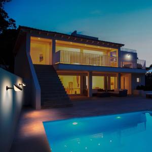 LEDVANCE Endura Style Solar Lunar applique sensore