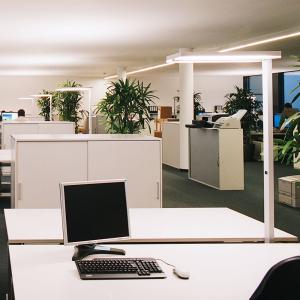 Artemide Chocolate Eco piantana LED 4.000 K bianco