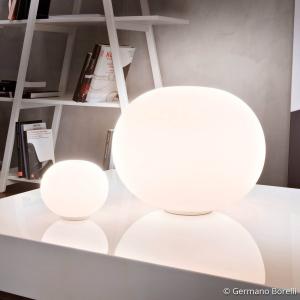 FLOS Glo-Ball - lampada sferica da tavolo 45 cm