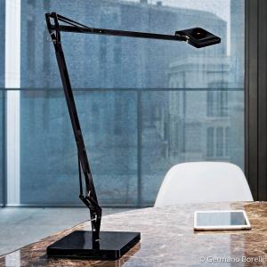 FLOS Kelvin Edge - lampada LED da scrivania, nero