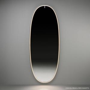 FLOS La Plus Belle specchio LED, bronzo lucido