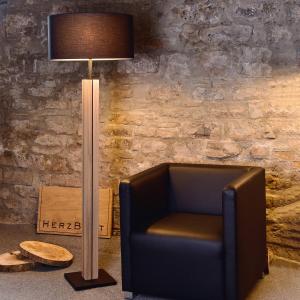 HerzBlut Dana lampada da pavimento, rovere, nero